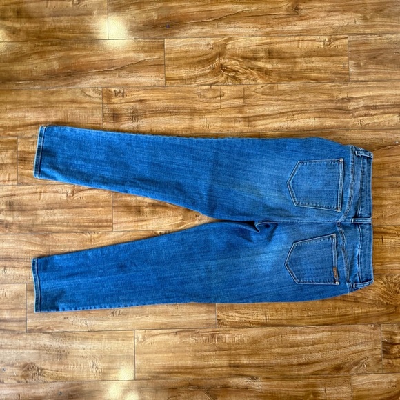 CHICOS Women’s Blue Girlfriend So Slimming Slim Ankle Jeans Size 0.5 (6) - Picture 8 of 13